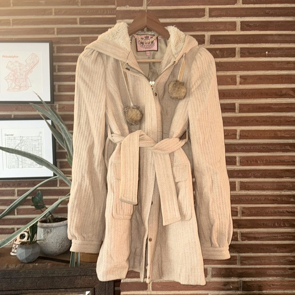 Juicy couture small beige wool coat with faux fur trim and lined hood
